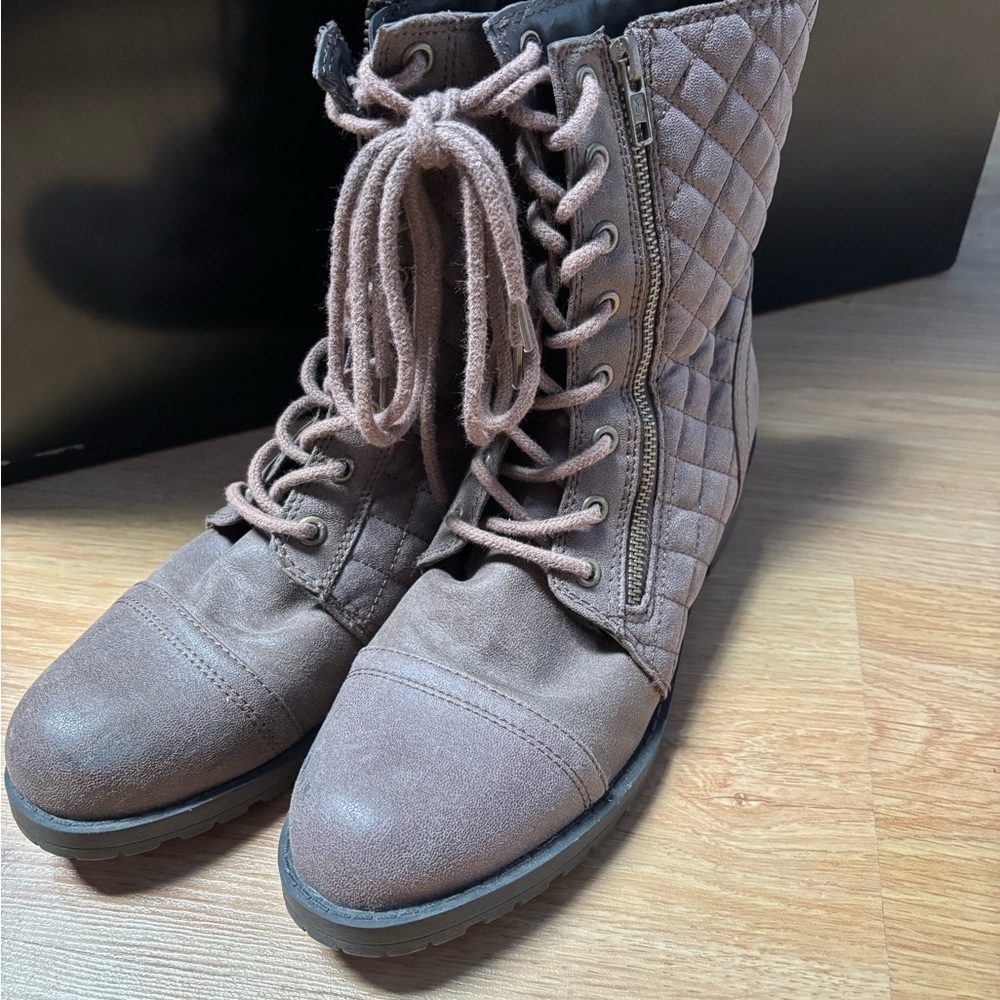 Source Unknown Quilted Lace-Up Boots - Taupe